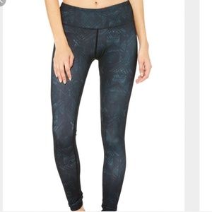 Alo Yoga Airbrush Leggings Geometric Black Indio Print
